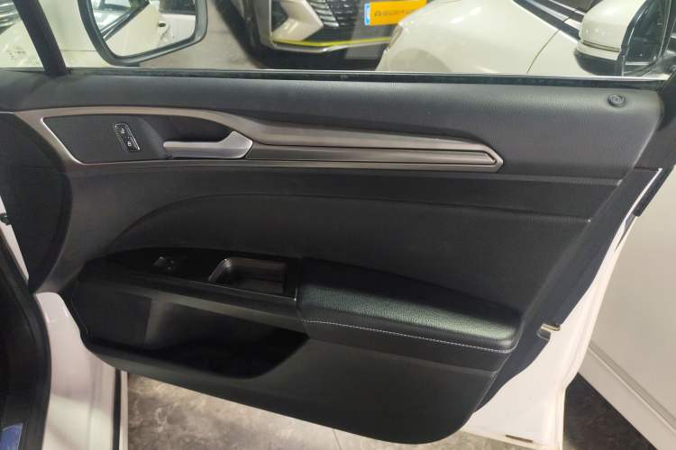 Used Ford Mondeo 2017 EcoBoost 180 Stylish Model
