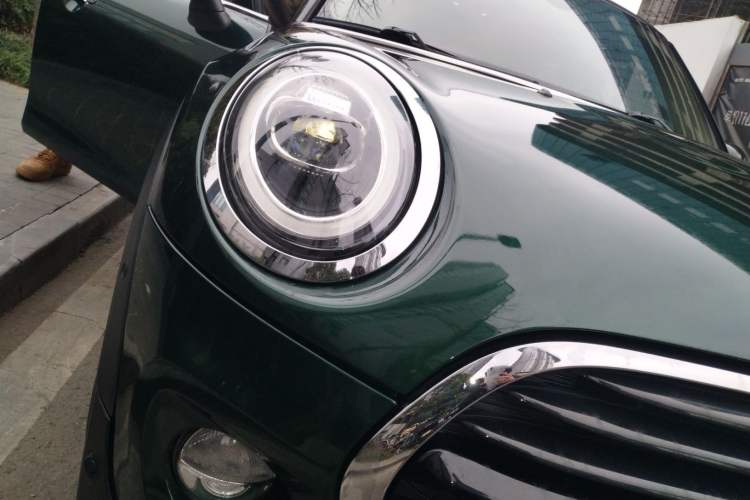 Used  MINI 2018 1.5T COOPER Classic Edition Five-Door Version
