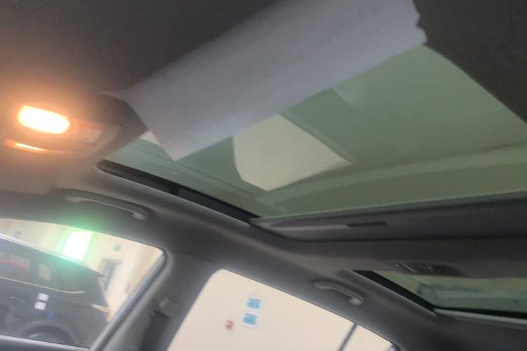 Used Kia Sportage R 2015 2.0L Automatic Two-Wheel Drive DLX Model