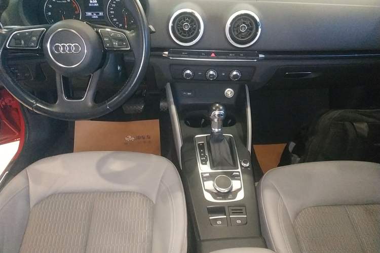 Used Audi A3 2019 Limousine 35 TFSI Fashion Edition China V standard
