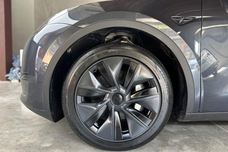 Used Tesla Model Y 2024 Rear-Wheel-Drive Version
