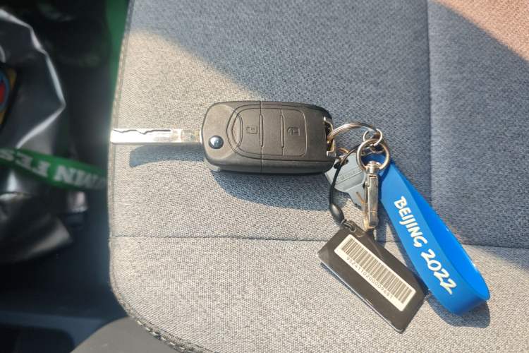 Used Wuling Yangguang 2024 300KM Comfort Version Passenger Van 75kW
