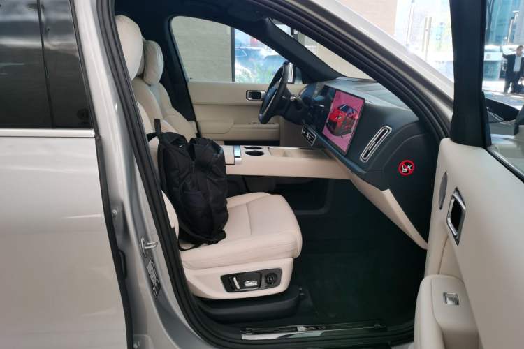 Used Li Auto L9 2022 Max model
