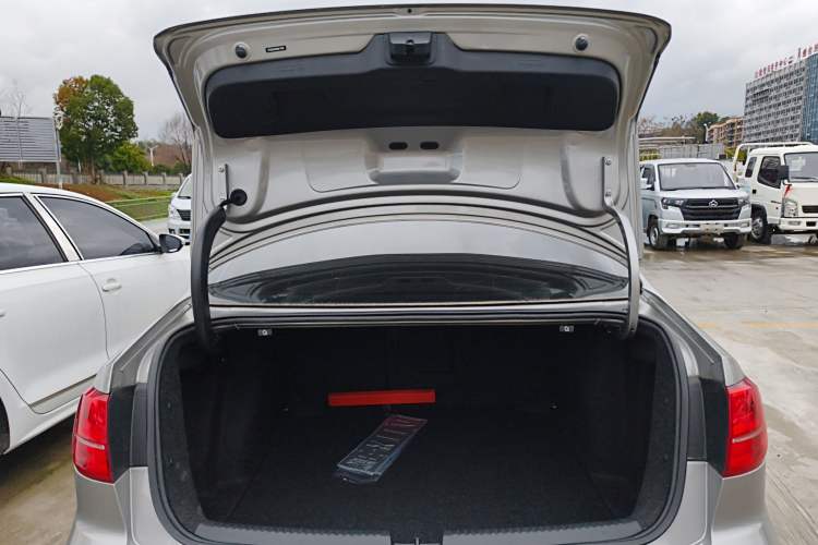 Used Volkswagen Sagitar 2017 230TSI Automatic Comfort Version