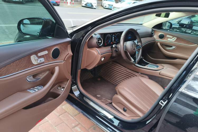 Used Mercedes-Benz E-Class New Energy 2022 Restyled E 350 e L Plug-in Hybrid Sedan
