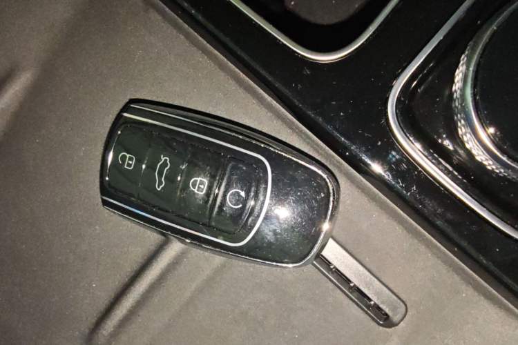 Used Chery Tiggo 8 L 2024 2.0T Two-Wheel Drive Prestige Version 5 Seats