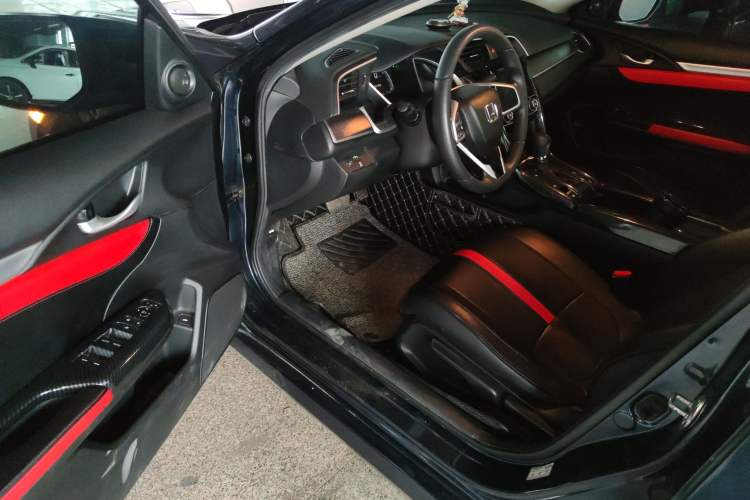 Used Honda Civic 2016 220TURBO CVT Luxury Edition
