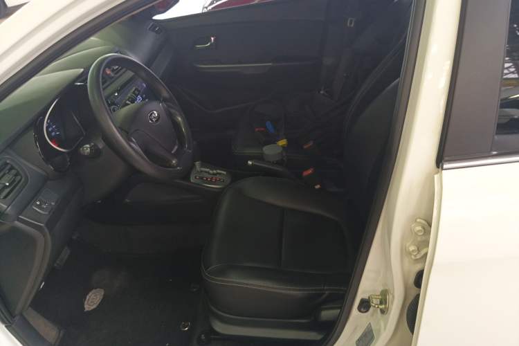 Used Kia K2 2015 Sedan 1.4L Automatic GLS
