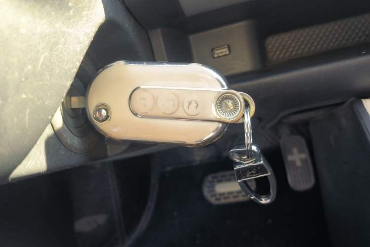 Used Wuling Hongguang MINIEV 2022 GAMEBOY 200km Gaming Edition with Lithium Iron Phosphate
