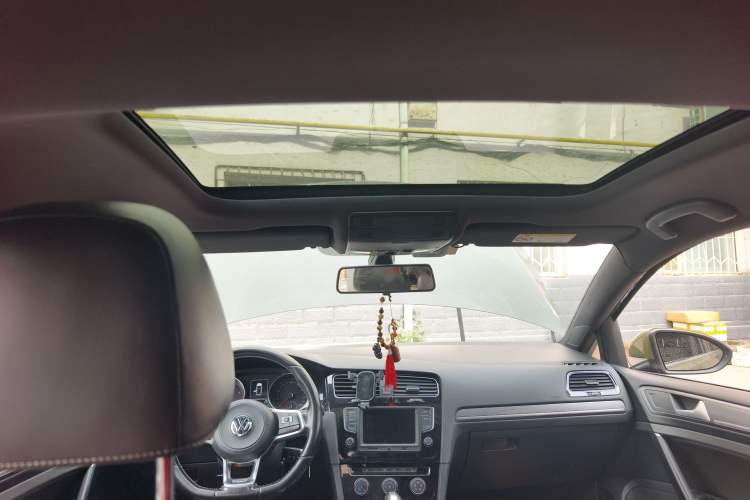 Used Volkswagen Golf 2017 280TSI Automatic R-Line Million-Vehicle Commemorative Edition
