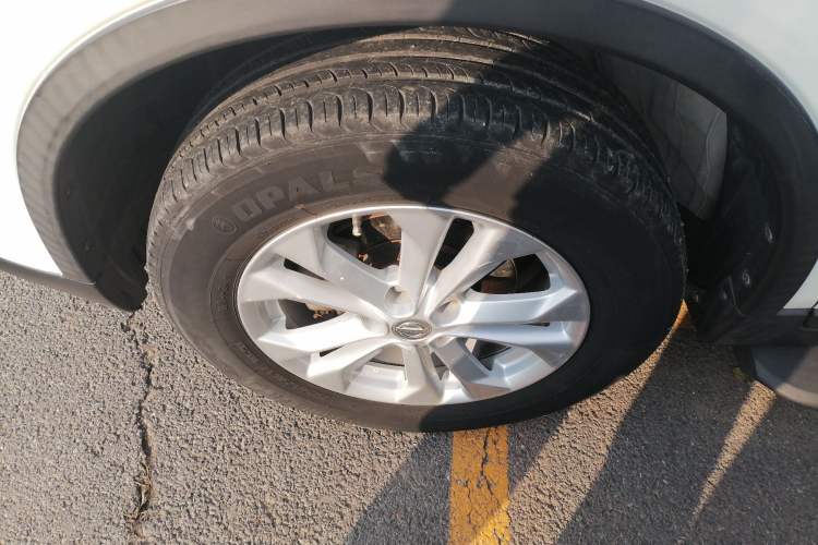 Used Nissan X-Trail 2015 2.0L CVT Comfort MAX Edition 2WD
