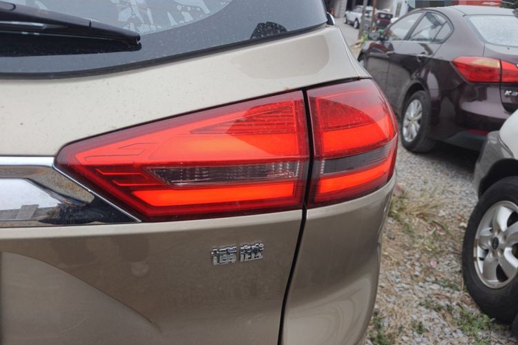 Used Geely Auto Emgrand X7 Sport 2016 2.0L Manual ZhiShang Version