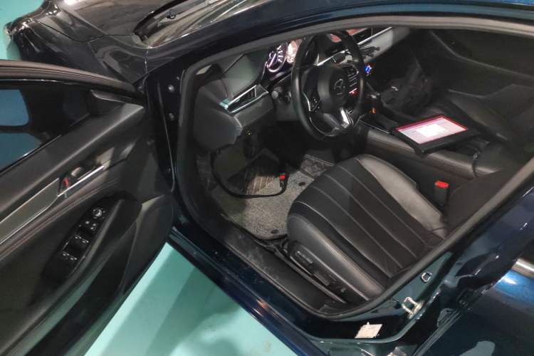 Used Mazda Atenza 2020 2.0L Blue Sky Luxury Edition
