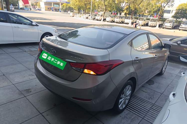 Used Hyundai Elantra 2016 1.6L Automatic Smart Version
