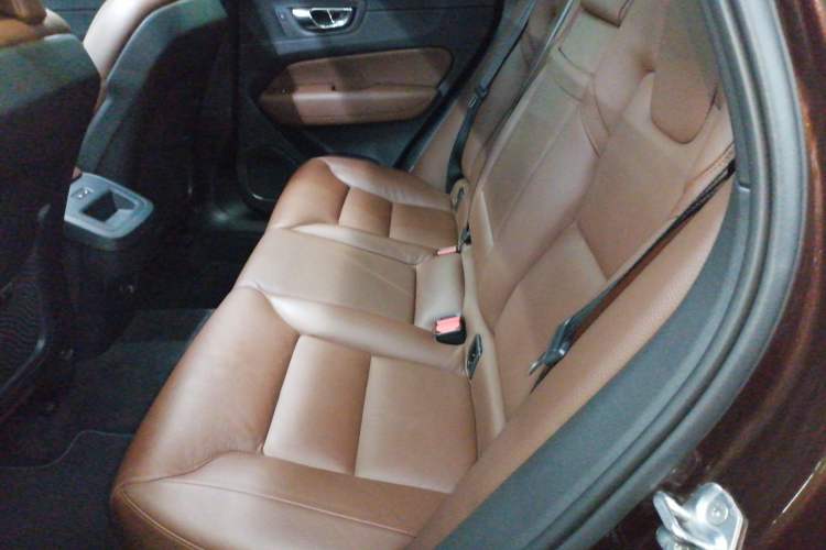 Used Volvo XC60 2019 T5 4x4 Zhiyuan Edition China VI Standard
