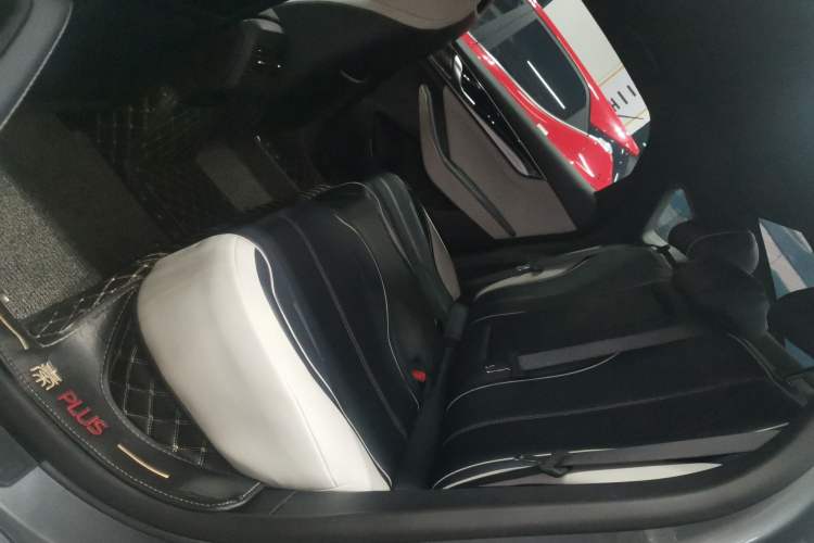 Used BYD Qin PLUS 2021 EV 400KM Luxury Model
