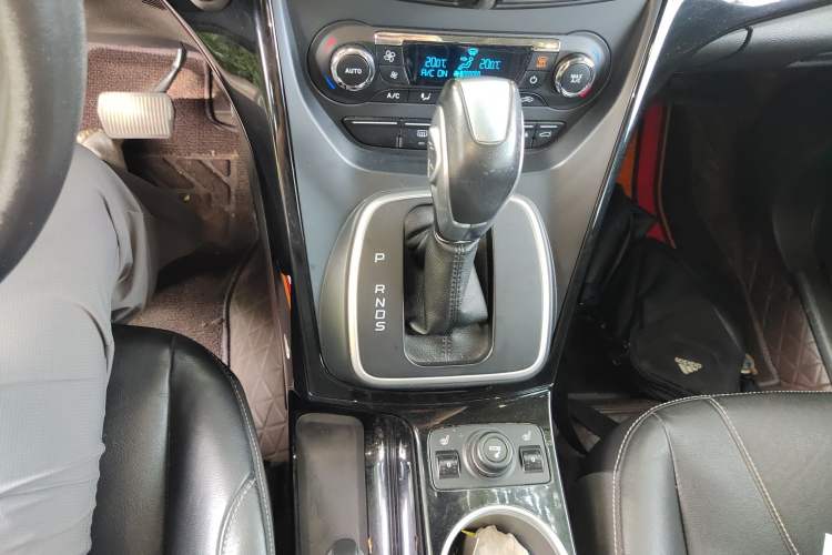 Used Ford Kuga 2013 2.0L GTDi Four-Wheel-Drive Sport Model
