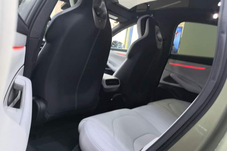 Used Xiaomi Auto SU7 2024 Rear-Drive Long-Range Intelligent Driving Version
