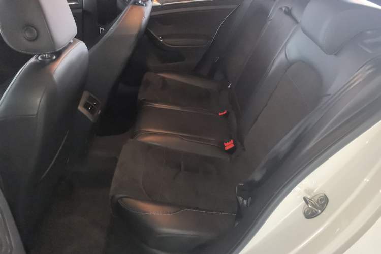 Used Volkswagen Golf 2018 230TSI Automatic Luxury Version