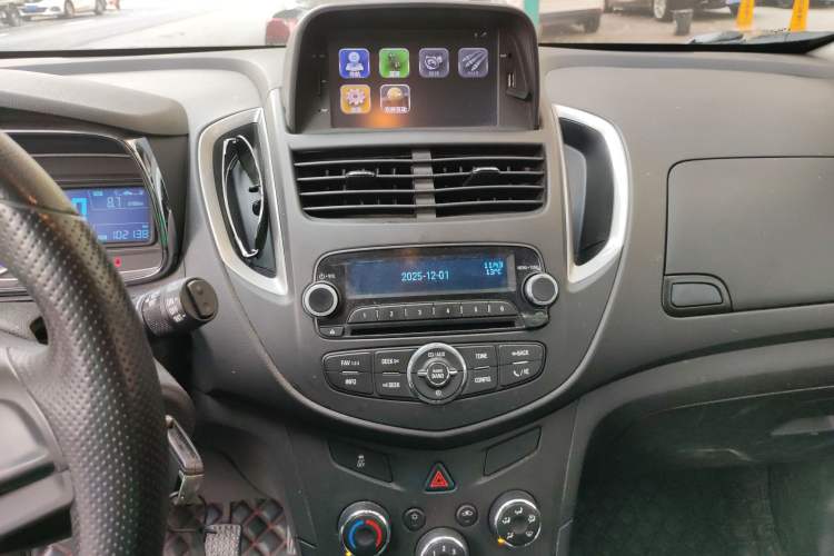 Used Chevrolet Trax 2016 1.4T Manual Two-Wheel Drive Comfort Version with Sunroof