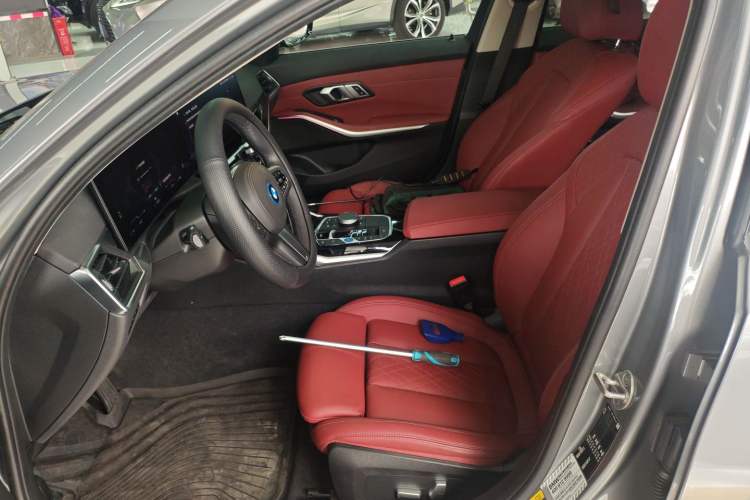 Used BMW i3 2022 eDrive 35 L
