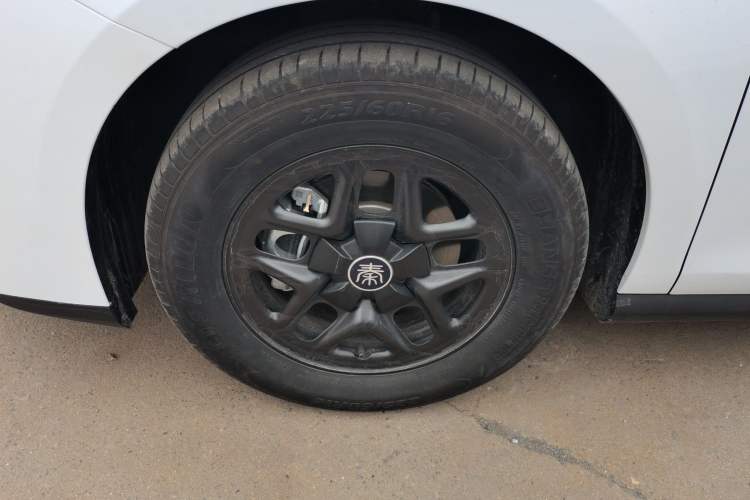 Used BYD Qin PLUS 2025 DM-i Smart Drive 55KM Leading Model
