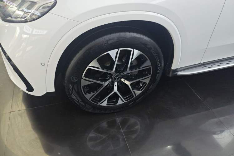 Used Mercedes-Benz GLC 2023 Facelift GLC 260 L 4MATIC Luxury Version 7-Seater
