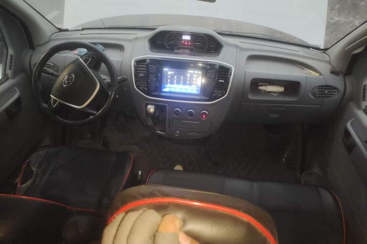 Used SAIC MAXUS Xintu V80 2021 2.0T Manual Classic Aoyuntong Short Wheelbase Ultra-Low Roof 5/6-Seater