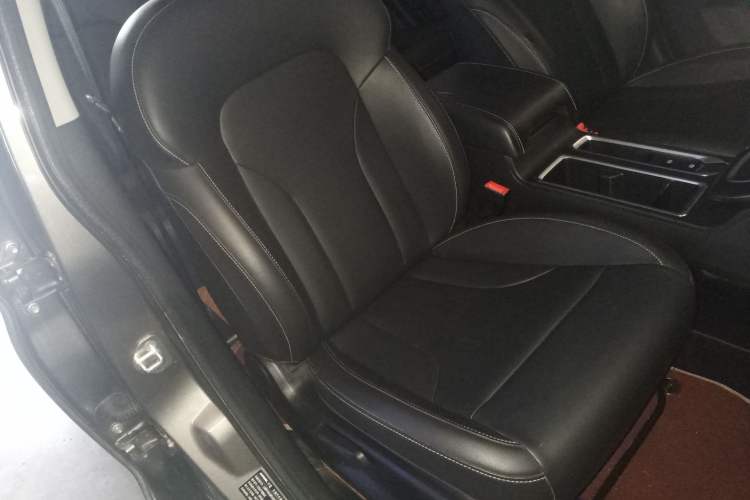 Used Haval M6 2021 PLUS 1.5T DCT Luxury Smart Connectivity Model
