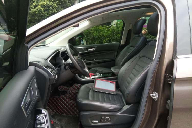 Used Ford Edge 2016 EcoBoost 245 Four-Wheel Drive Titanium Edition 7-Seater
