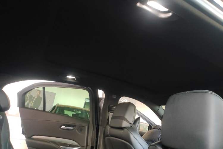 Used Cadillac XT4 2021 28T Two-Wheel Drive Luxury Version
