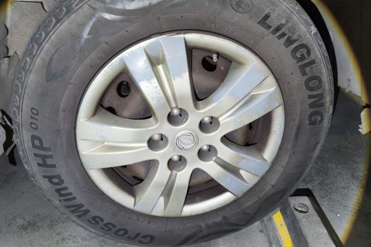 Used FORTHING Lingzhi 2017 M3L 1.6L 7-Seater Comfort Model