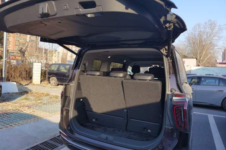 Used Hongqi HQ9 PHEV 2024 2.0T Four-Wheel Drive Luxury Edition