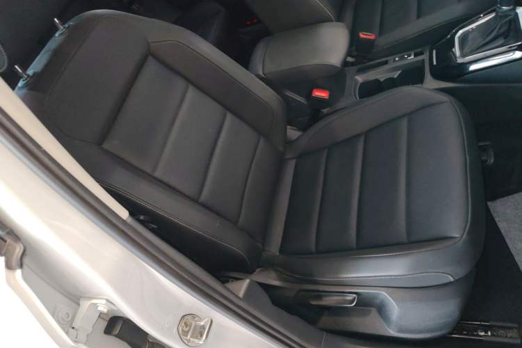 Used Volkswagen T-ROC 2020 280TSI DSG Two-Wheel Drive Comfort Version
