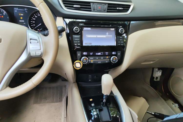 Used Nissan X-Trail 2014 2.5L CVT Luxury Edition 4WD
