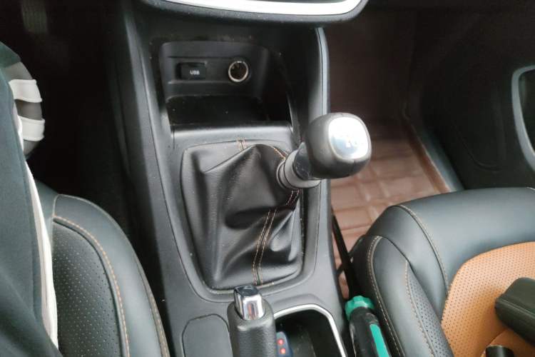 Used Wuling Hongguang S3 2019 Automatic Clutch Version 1.5L Manual Comfort Model China V Standard