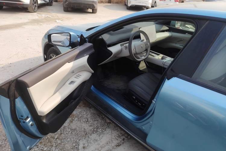 Used  L07 2024 230Max Range-Extended Version