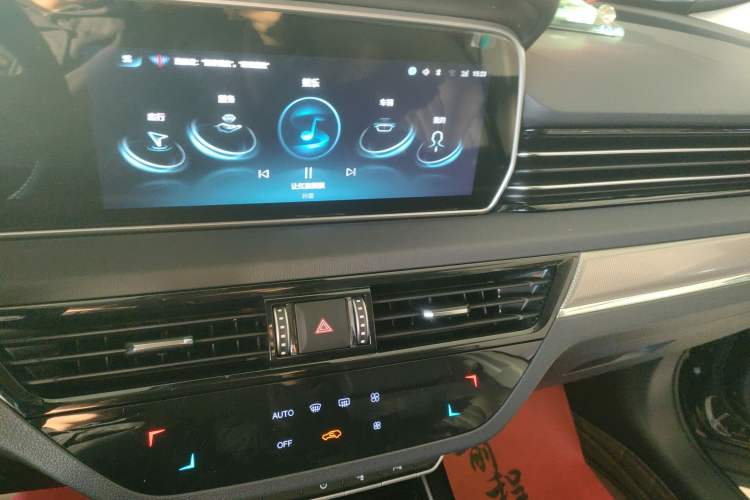 Used Hongqi HS5 2022 Revised Version 2.0T Smart Connect Flagship Edition
