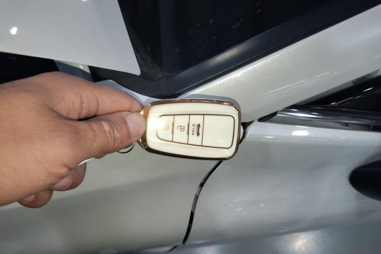 Used Toyota Camry 2021 2.0S FENGSHANG Edition
