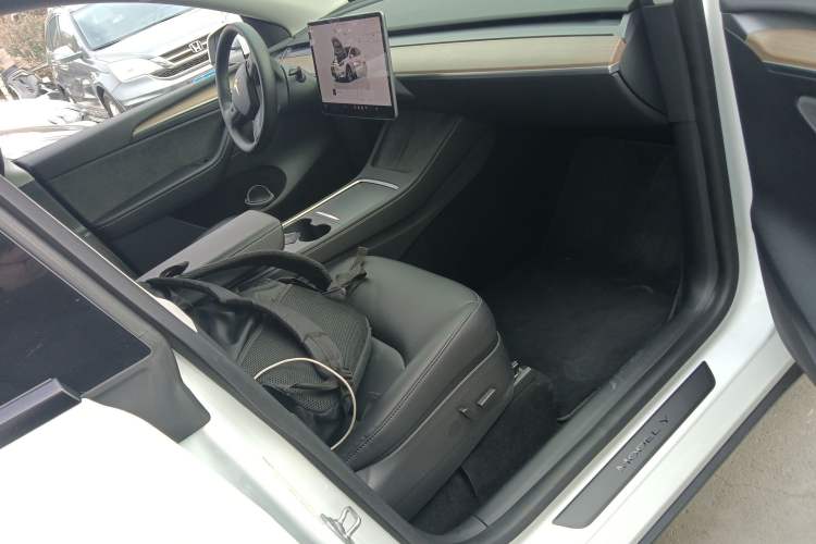 Used Tesla Model Y 2022 Rear-Wheel-Drive Version
