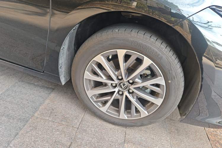 Used Lexus ES 2025 Model, 200 Special Edition
