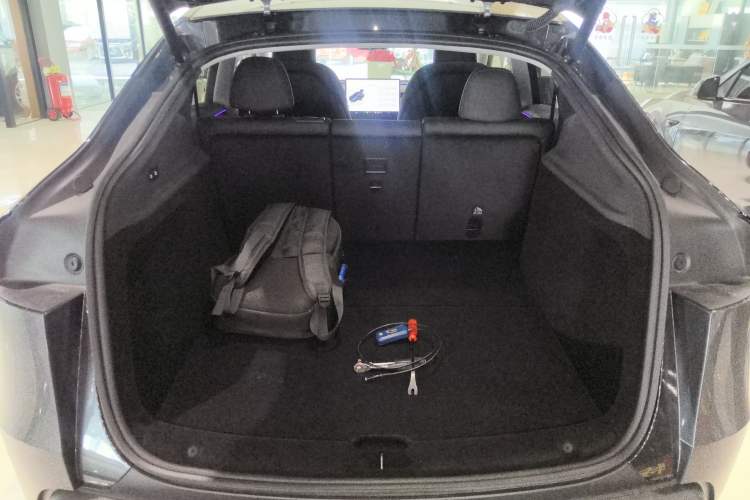 Used Tesla Model Y 2025 Long-Range All-Wheel Drive First Edition