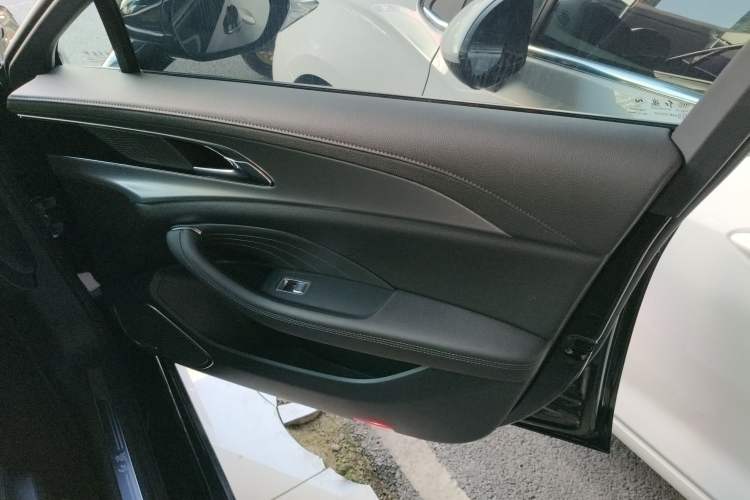 Used Hongqi H5 2024 2.0T Automatic Smart Connect Flagship Edition
