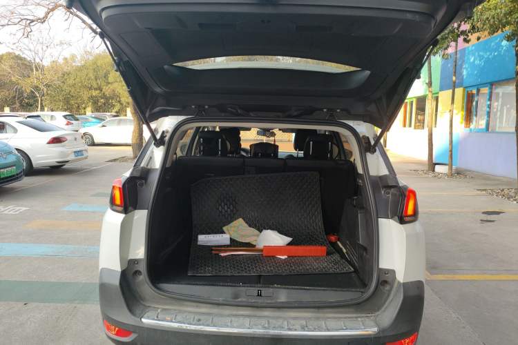 Used Peugeot 5008 2021 400THP 5-Seater Power Edition
