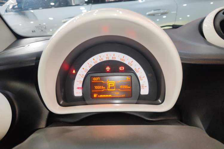 Used  fortwo 2015 1.0L 52 kW hardtop Dynamic version
