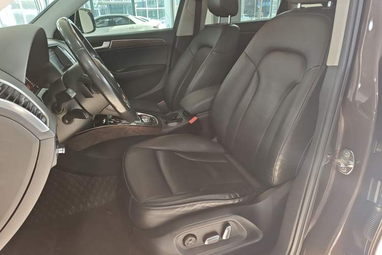 Used Audi Q5 2017 40 TFSI Comfort Model