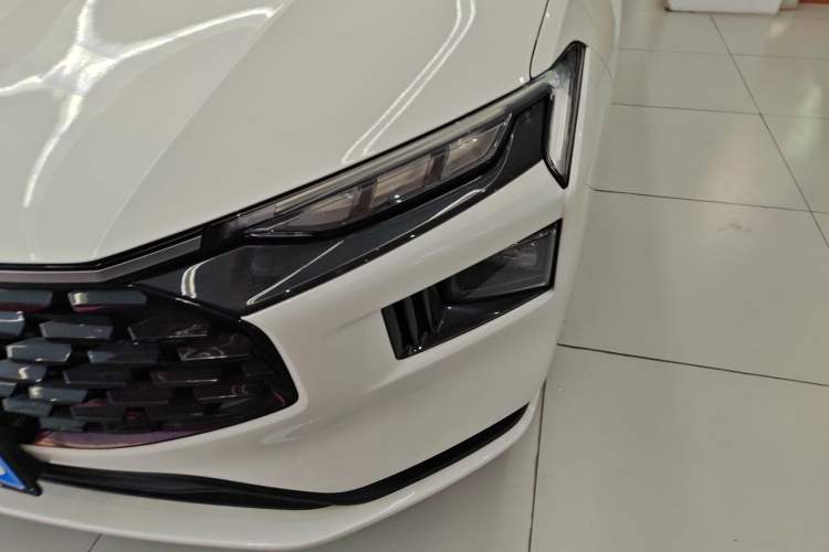 Used Ford Mondeo 2025 2.0T EcoBoost Luxury Version
