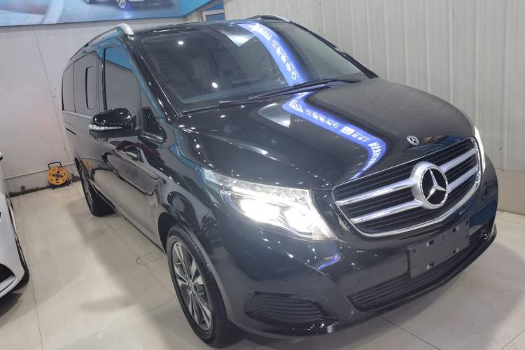 Used Mercedes-Benz V-Class 2018 V 260 Avantgarde Edition China VI
