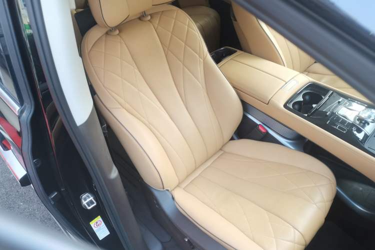 Used Denza D9 2024 DM-i 980 Four-Wheel Drive Prestige Model
