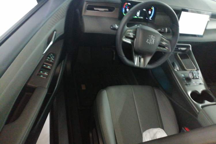 Used BYD Qin PLUS 2025 DM-i Smart Drive 55KM Leading Model
